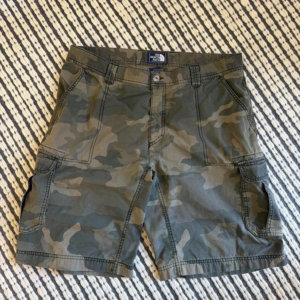 The North Face Mens Camo Cargo Shorts 38 Grunge Military Woodland Cotton Utility